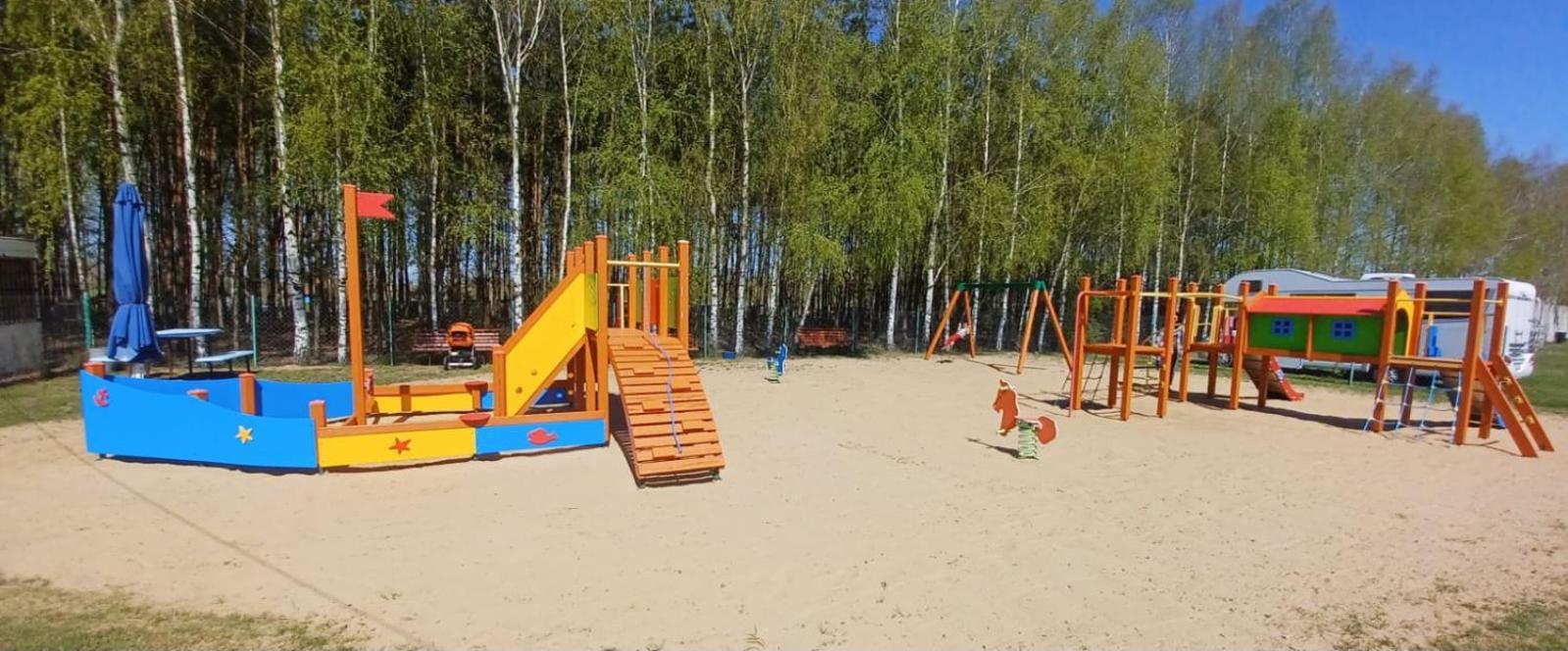 Domki Kempingowe Moto Przystan Brochów Buitenkant foto
